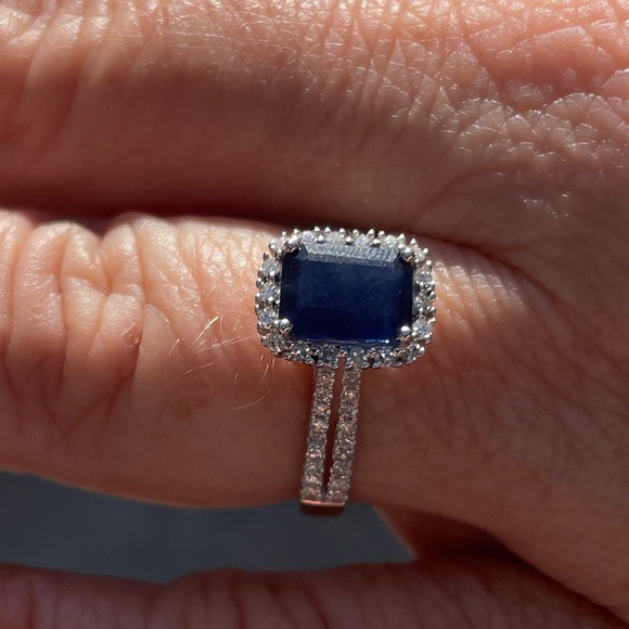 Effy 1.52 ct tw sapphire & 1/3ct tw Diamond ring in 14k white gold - Picture 12 of 14